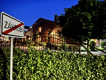 Exteriér Kravín Záhrobí