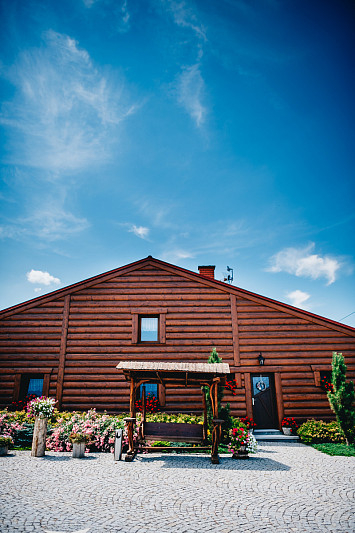 Exteriér Kravín Záhrobí