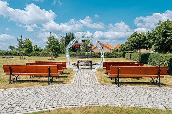 Exteriér Kravín Záhrobí