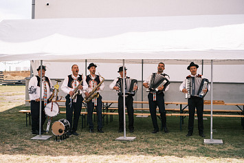 Svatba rodinné přítelkyně